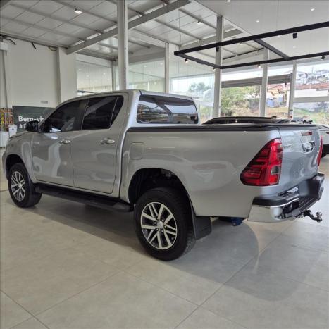 TOYOTA Hilux Caminhonete 2.7 16V 4P SRV FLEX CABINE DUPLA AUTOMTICO, Foto 6