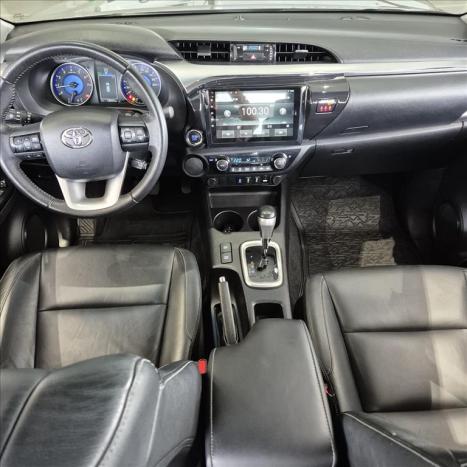 TOYOTA Hilux Caminhonete 2.7 16V 4P SRV FLEX CABINE DUPLA AUTOMTICO, Foto 14