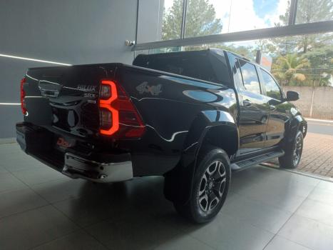 TOYOTA Hilux Caminhonete 2.8 16V SRX 4X4 DIESEL CABINE DUPLA AUTOMTICO, Foto 4