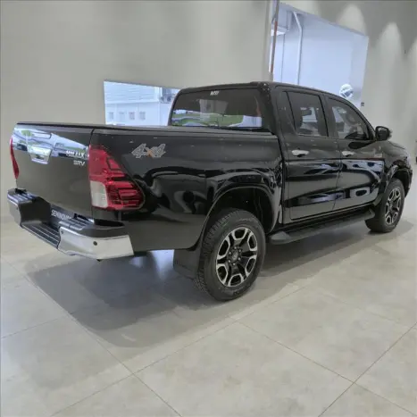 TOYOTA Hilux Caminhonete 2.8 16V SRV 4X4 DIESEL CABINE DUPLA AUTOMTICO, Foto 4