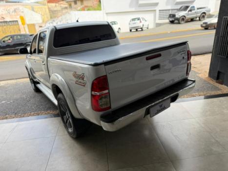 TOYOTA Hilux Caminhonete 3.0 4P 4X4 SRV TURBO DIESEL CABINE DUPLA, Foto 6