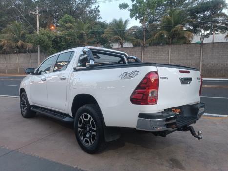 TOYOTA Hilux Caminhonete 2.8 16V SRX 4X4 DIESEL CABINE DUPLA AUTOMTICO, Foto 3