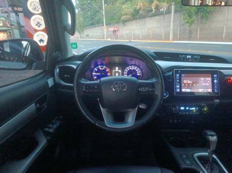 TOYOTA Hilux Caminhonete 2.8 16V SRX 4X4 DIESEL CABINE DUPLA AUTOMTICO, Foto 9