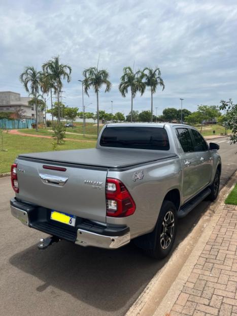 TOYOTA Hilux Caminhonete 2.8 16V SRX 4X4 DIESEL CABINE DUPLA AUTOM�TICO, Foto 3