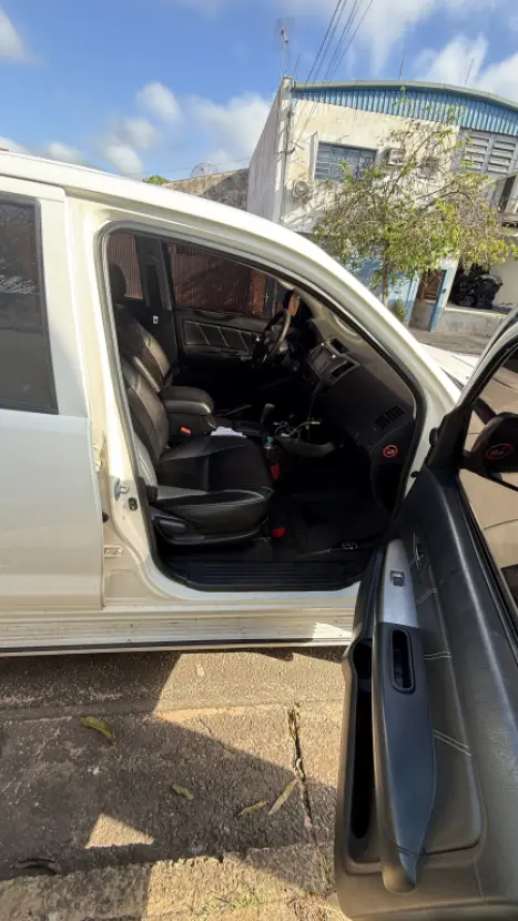 TOYOTA Hilux Caminhonete 3.0 4P 4X4 SRV TURBO DIESEL CABINE DUPLA AUTOMTICO, Foto 9