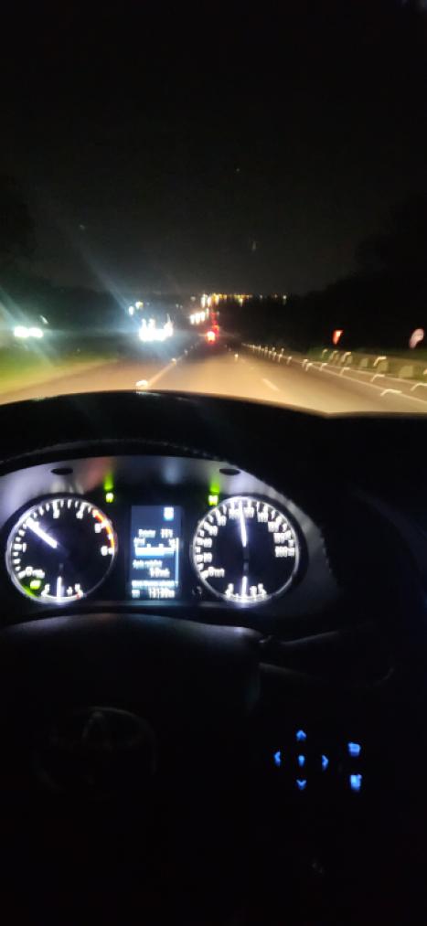 TOYOTA Hilux Caminhonete 2.8 16V 4P SR 4X4 DIESEL CABINE DUPLA AUTOM�TICO, Foto 5