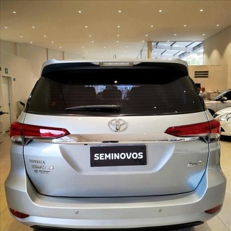 TOYOTA Hilux Caminhonete 2.7 16V 4P SR FLEX CABINE DUPLA AUTOMTICO, Foto 5