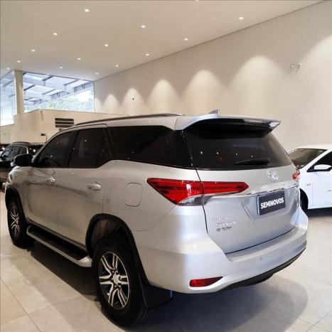 TOYOTA Hilux Caminhonete 2.7 16V 4P SR FLEX CABINE DUPLA AUTOMTICO, Foto 6