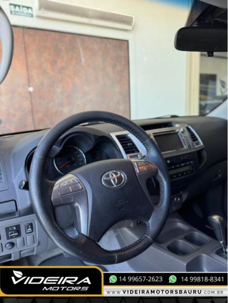TOYOTA Hilux Caminhonete 2.7 16V 4P SRV FLEX CABINE DUPLA AUTOMTICO, Foto 8