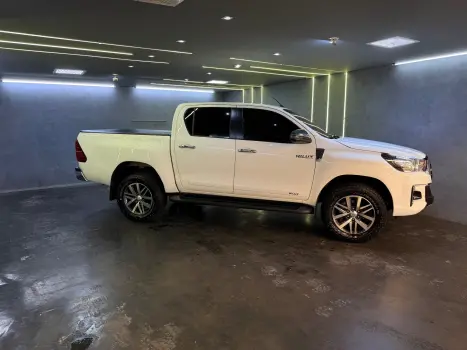 TOYOTA Hilux Caminhonete 2.7 16V 4P SRV FLEX CABINE DUPLA AUTOM�TICO, Foto 5