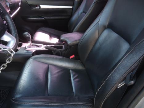 TOYOTA Hilux Caminhonete 2.8 16V SRX 4X4 TURBO DIESEL CABINE DUPLA AUTOM�TICO, Foto 3