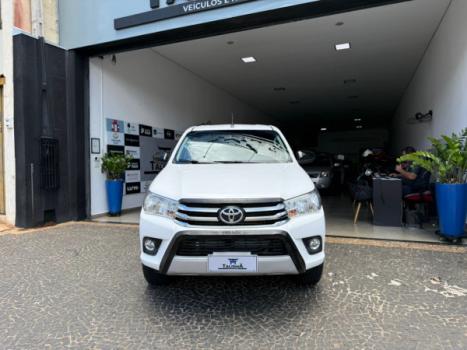 TOYOTA Hilux Caminhonete 2.8 4X4 DIESEL CABINE SIMPLES, Foto 2