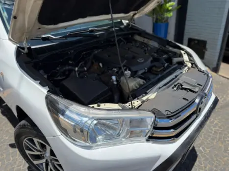 TOYOTA Hilux Caminhonete 2.8 4X4 DIESEL CABINE SIMPLES, Foto 14