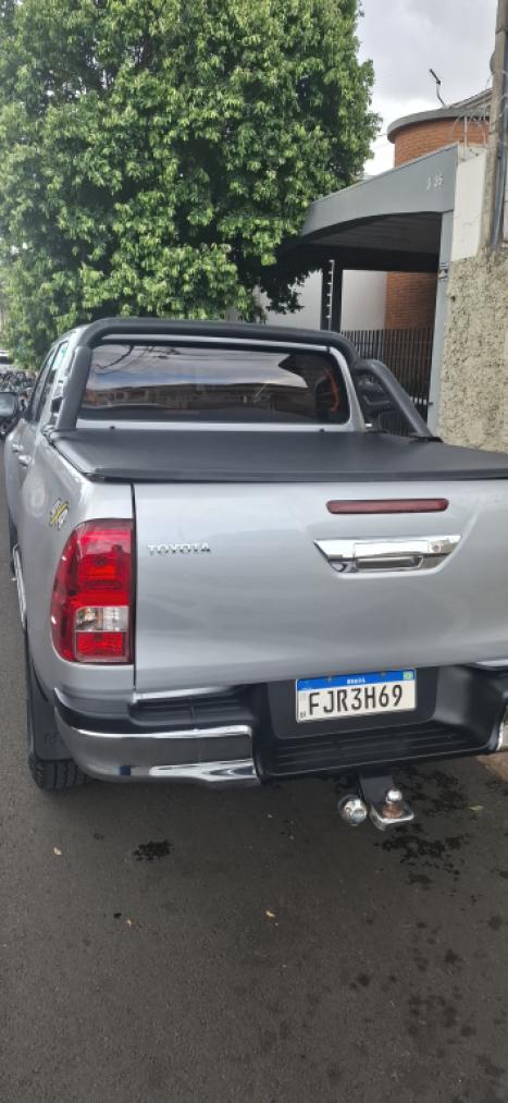 TOYOTA Hilux Caminhonete 2.7 16V 4P SRV FLEX 4X4  CABINE DUPLA AUTOM�TICO, Foto 4