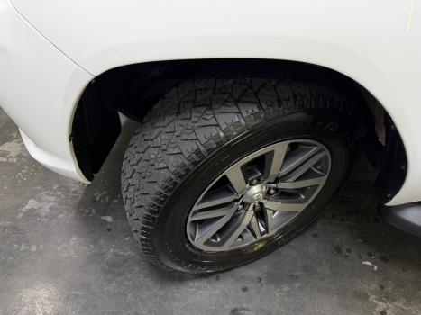 TOYOTA Hilux Caminhonete 2.8 16V SRX 4X4 TURBO DIESEL CABINE DUPLA AUTOM�TICO, Foto 12