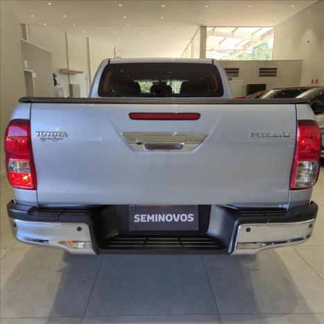 TOYOTA Hilux Caminhonete 2.8 16V 4P SR 4X4 DIESEL CABINE DUPLA AUTOM�TICO, Foto 5