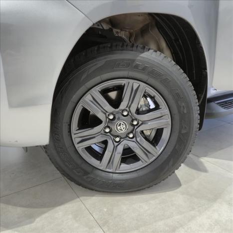 TOYOTA Hilux Caminhonete 2.8 16V 4P SR 4X4 DIESEL CABINE DUPLA AUTOM�TICO, Foto 17
