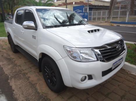 TOYOTA Hilux Caminhonete 3.0 4P 4X4 SRV TURBO DIESEL CABINE DUPLA AUTOM�TICO, Foto 2