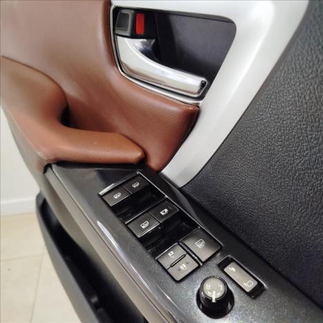 TOYOTA Hilux Caminhonete 2.7 16V 4P SR FLEX CABINE DUPLA AUTOM�TICO, Foto 18