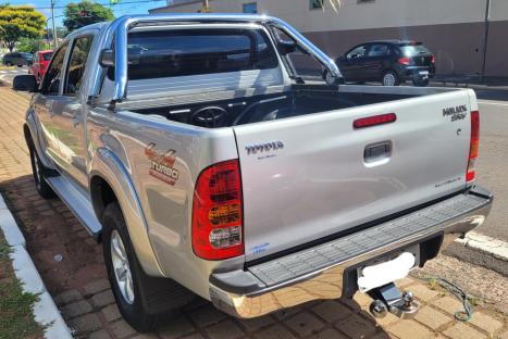 TOYOTA Hilux Caminhonete 3.0 4P 4X4 SRV TURBO DIESEL CABINE DUPLA AUTOM�TICO, Foto 4