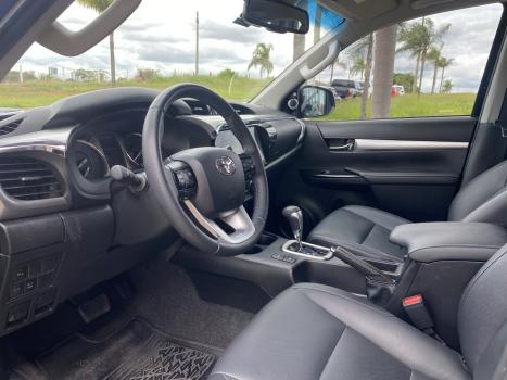 TOYOTA Hilux Caminhonete 2.8 16V SRX PLUS 4X4 TURBO DIESEL CABINE DUPLA AUTOM�TICO, Foto 13