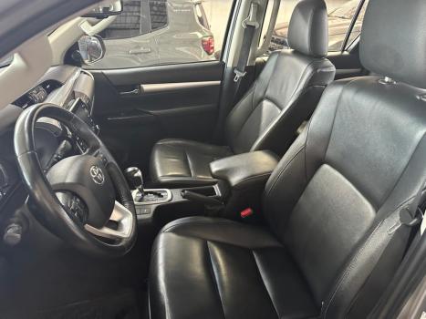 TOYOTA Hilux Caminhonete 2.8 16V SRV 4X4 DIESEL CABINE DUPLA AUTOM�TICO, Foto 4