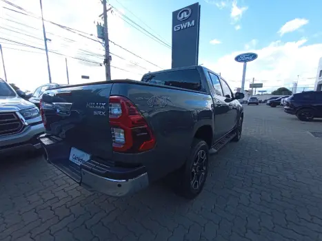 TOYOTA Hilux Caminhonete 2.8 16V SRX 4X4 TURBO DIESEL CABINE DUPLA AUTOM�TICO, Foto 5