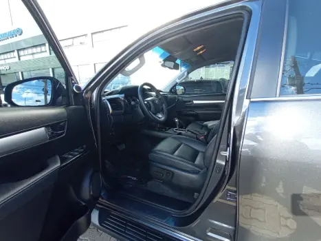 TOYOTA Hilux Caminhonete 2.8 16V SRX 4X4 TURBO DIESEL CABINE DUPLA AUTOM�TICO, Foto 13