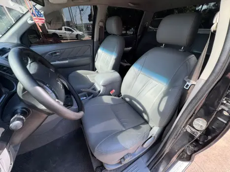 TOYOTA Hilux Caminhonete 3.0 4P 4X4 SRV TURBO DIESEL CABINE DUPLA, Foto 8