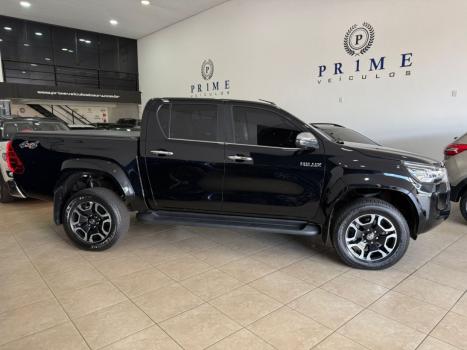 TOYOTA Hilux Caminhonete 2.8 16V SRX PLUS 4X4 TURBO DIESEL CABINE DUPLA AUTOM�TICO, Foto 3