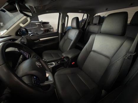 TOYOTA Hilux Caminhonete 2.8 16V SRX PLUS 4X4 TURBO DIESEL CABINE DUPLA AUTOM�TICO, Foto 6