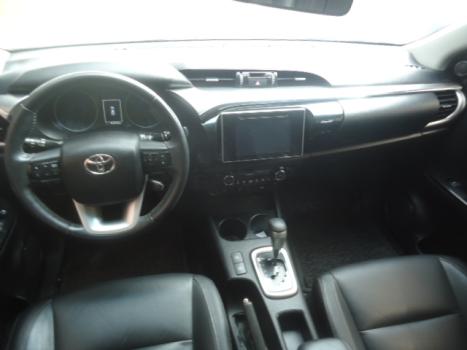 TOYOTA Hilux Caminhonete 2.8 16V SRV 4X4 DIESEL CABINE DUPLA AUTOM�TICO, Foto 4