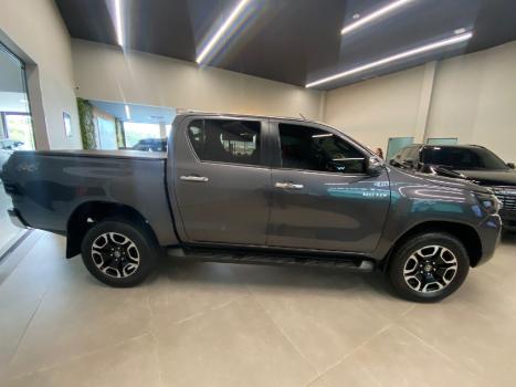 TOYOTA Hilux Caminhonete 2.8 16V SRV 4X4 DIESEL CABINE DUPLA AUTOM�TICO, Foto 4