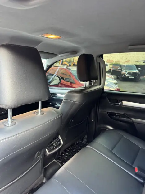 TOYOTA Hilux Caminhonete 2.8 16V SRV 4X4 DIESEL CABINE DUPLA AUTOM�TICO, Foto 2