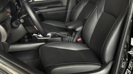 TOYOTA Hilux Caminhonete 2.8 16V SRX 4X4 TURBO DIESEL CABINE DUPLA AUTOM�TICO, Foto 24