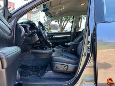TOYOTA Hilux Caminhonete 2.8 16V SRV 4X4 DIESEL CABINE DUPLA AUTOM�TICO, Foto 13