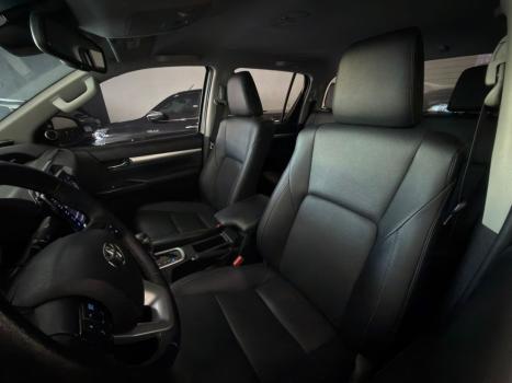 TOYOTA Hilux Caminhonete 2.8 16V SRX LIMITED 4X4 TURBO DIESEL CABINE DUPLA AUTOM�TICO, Foto 9