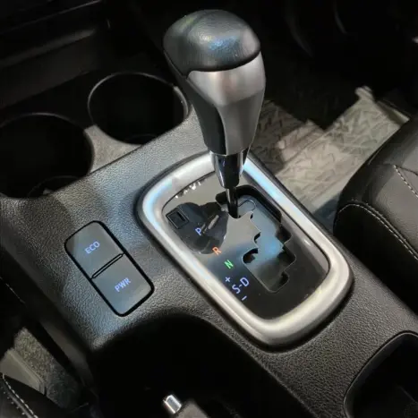 TOYOTA Hilux Caminhonete 2.8 16V 4P SR 4X4 DIESEL CABINE DUPLA AUTOM�TICO, Foto 11