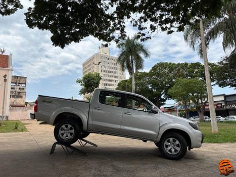TOYOTA Hilux Caminhonete 2.7 16V 4P SRV FLEX 4X4  CABINE DUPLA AUTOM�TICO, Foto 3