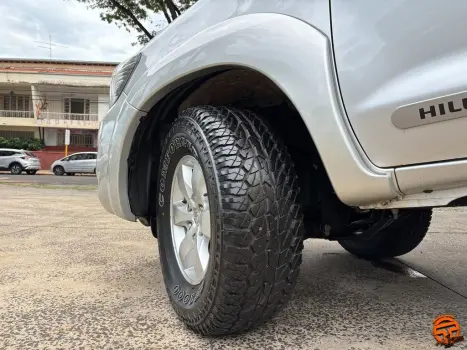 TOYOTA Hilux Caminhonete 2.7 16V 4P SRV FLEX 4X4  CABINE DUPLA AUTOM�TICO, Foto 7