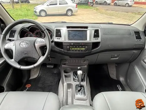 TOYOTA Hilux Caminhonete 2.7 16V 4P SRV FLEX 4X4  CABINE DUPLA AUTOM�TICO, Foto 9