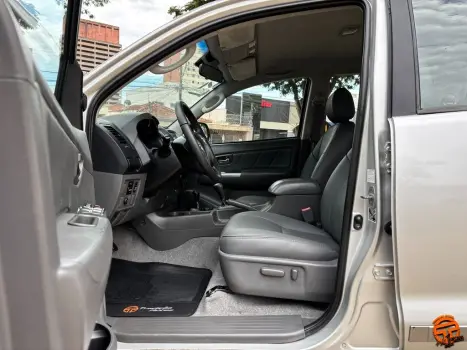 TOYOTA Hilux Caminhonete 2.7 16V 4P SRV FLEX 4X4  CABINE DUPLA AUTOM�TICO, Foto 10