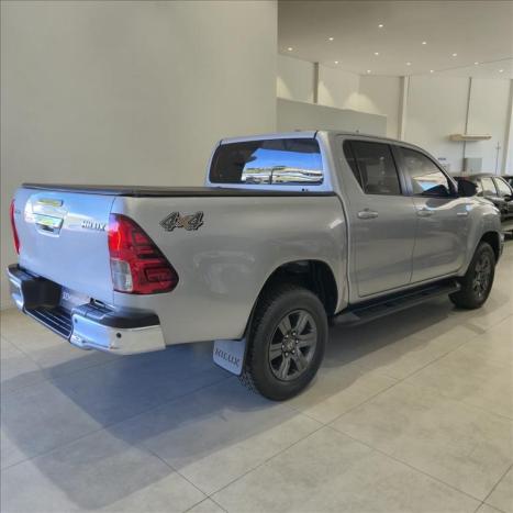 TOYOTA Hilux Caminhonete 2.8 16V 4P SR 4X4 DIESEL CABINE DUPLA AUTOM�TICO, Foto 4