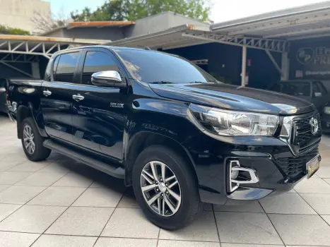 TOYOTA Hilux Caminhonete 2.8 16V SRV 4X4 DIESEL CABINE DUPLA AUTOM�TICO, Foto 1
