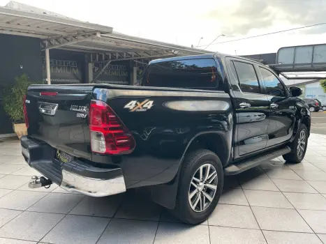 TOYOTA Hilux Caminhonete 2.8 16V SRV 4X4 DIESEL CABINE DUPLA AUTOM�TICO, Foto 2
