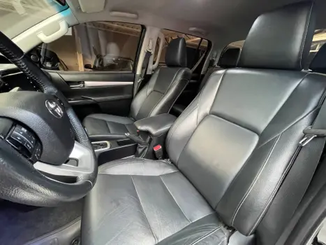 TOYOTA Hilux Caminhonete 2.8 16V SRV 4X4 DIESEL CABINE DUPLA AUTOM�TICO, Foto 11