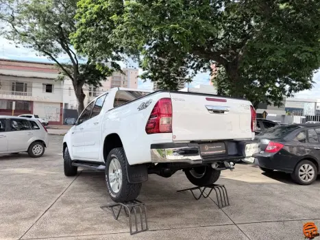 TOYOTA Hilux Caminhonete 2.8 16V SRV 4X4 DIESEL CABINE DUPLA AUTOM�TICO, Foto 6