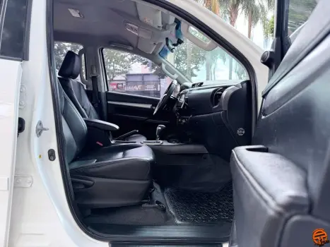 TOYOTA Hilux Caminhonete 2.8 16V SRV 4X4 DIESEL CABINE DUPLA AUTOM�TICO, Foto 14