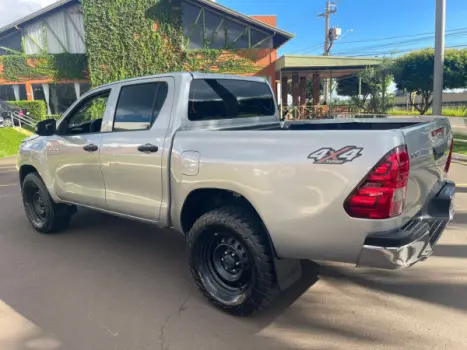 TOYOTA Hilux Caminhonete 2.8 4P 4X4 DIESEL CABINE DUPLA, Foto 4