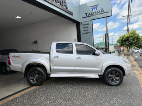 TOYOTA Hilux Caminhonete 3.0 4P 4X4 SRV TURBO DIESEL CABINE DUPLA, Foto 6